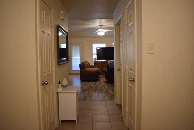 Building Photo - 2216 Arrowhead Dr