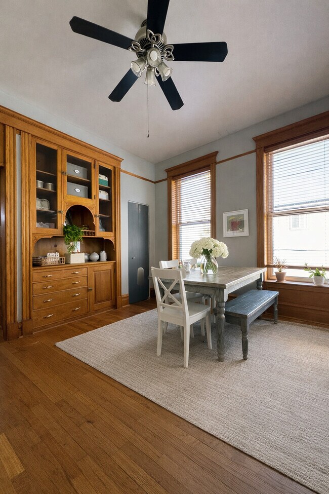 Building Photo - 4110 N Southport Ave