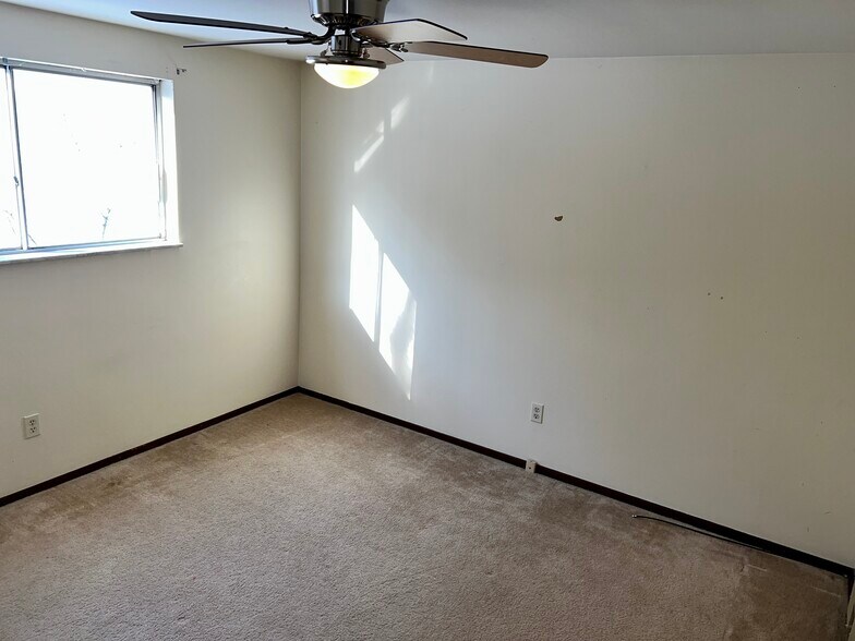 Building Photo - 4304 Royalview Dr