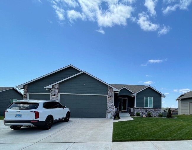 Building Photo - 3419 Laughlin St