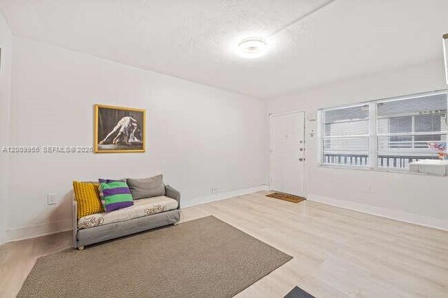 Building Photo - 9140 Collins Ave
