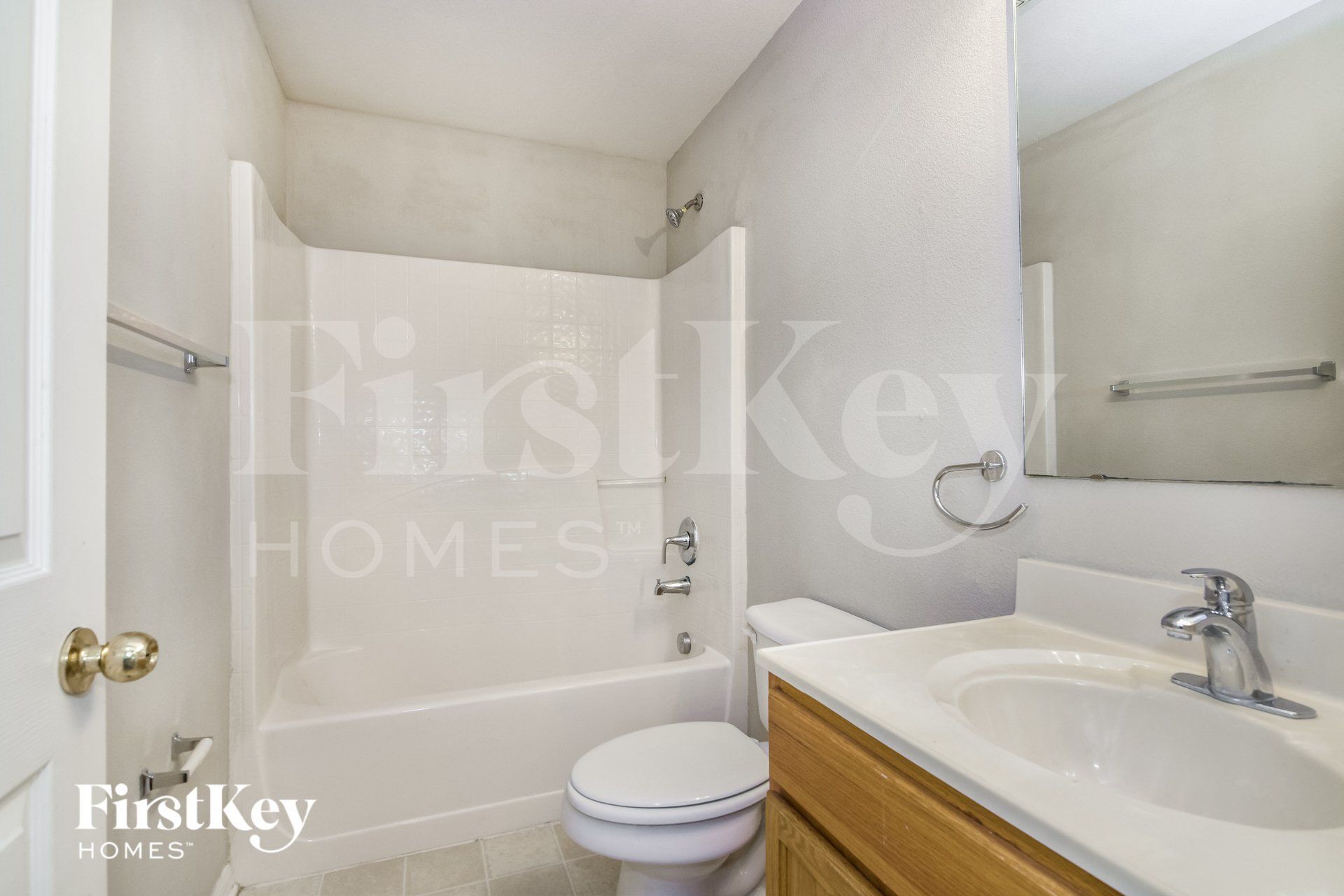 Building Photo - 3808 McKinley Dr
