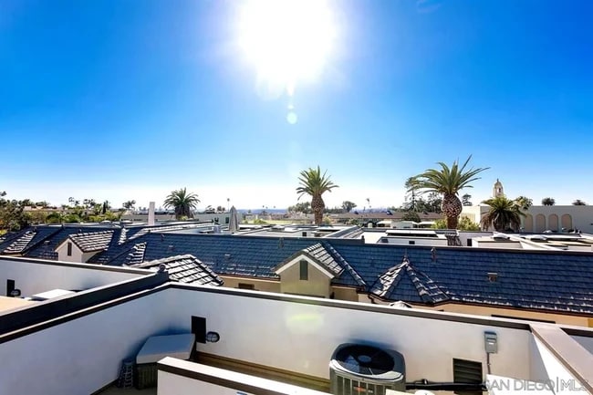 Building Photo - 718 Silver St