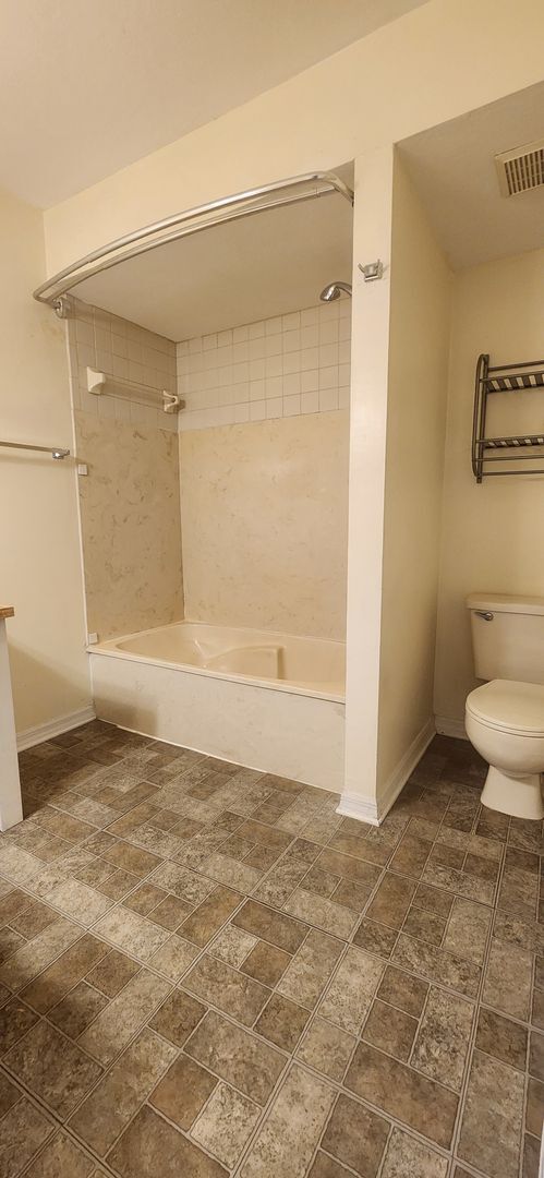 Building Photo - 4BR/2.5BA Home in Desirable Northridge Community