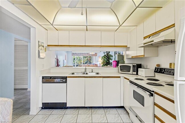 Building Photo - 3021 Sandpiper Bay Cir