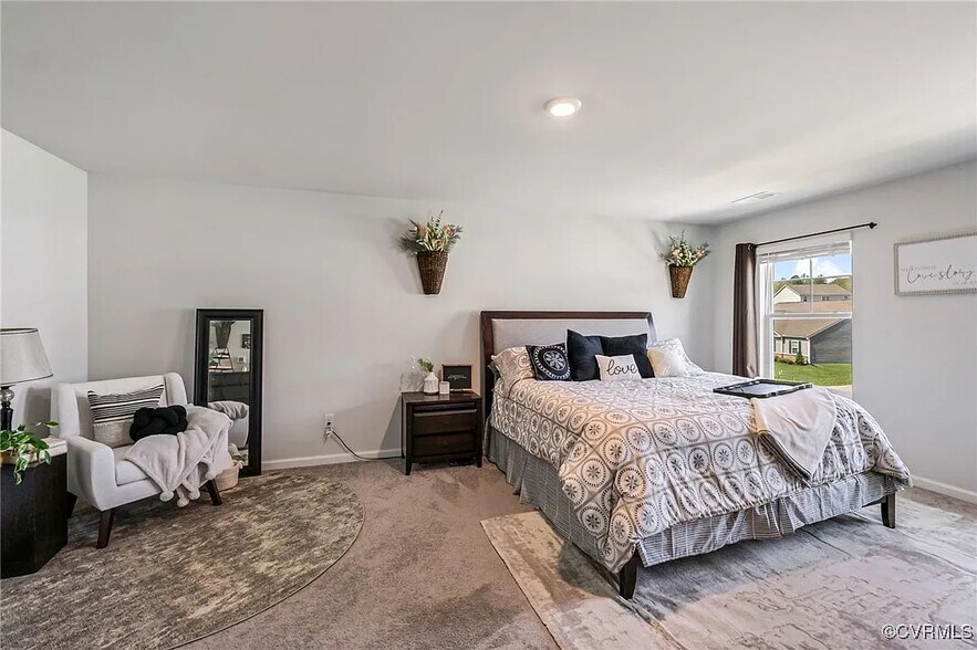 Building Photo - 7980 Uplands Dr