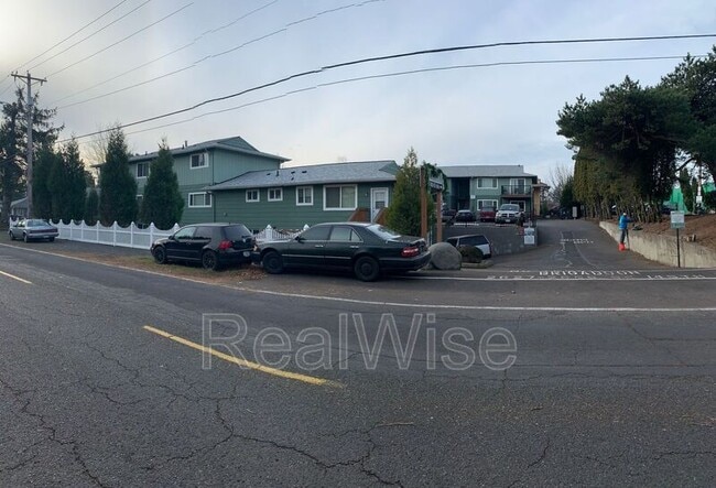 Building Photo - 2641 SE 145th Ave