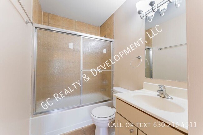Building Photo - 21 N Park Blvd