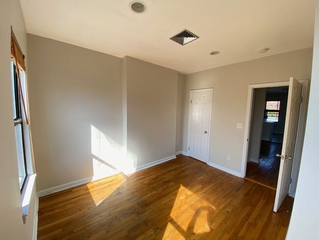 Building Photo - 276 1st St