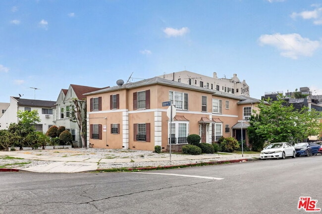 Building Photo - 314 N St Andrews Pl
