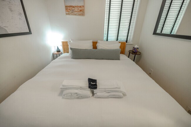 Building Photo - 3045 S 1640 E