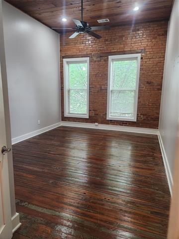 Building Photo - 203 N Dallas St