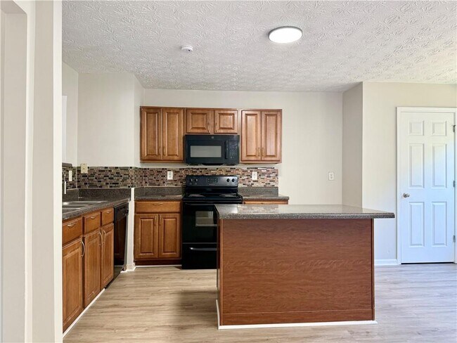 Building Photo - 1708 Redan E