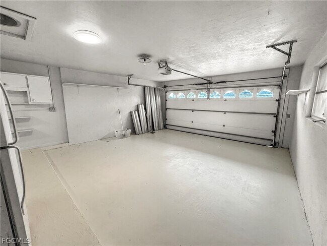 Building Photo - 206 SE 46th Ter