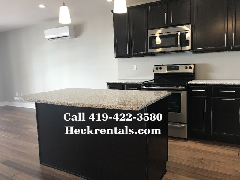 Primary Photo - 868 1/2 S Main St