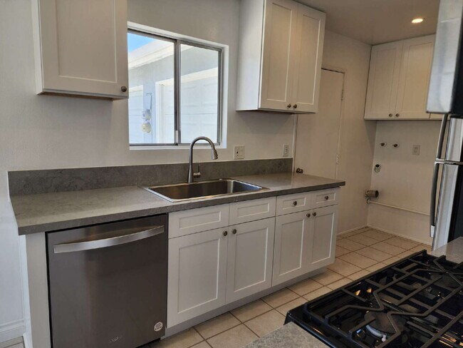 Building Photo - Costa Serena 55+.  3 Bedrooms/2 full baths