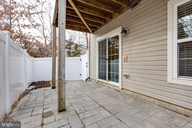 Building Photo - 1919 Beckman Ter