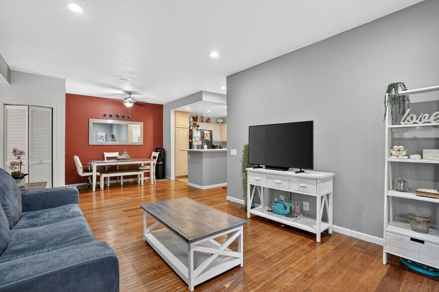 Building Photo - 2381 Archwood Ln