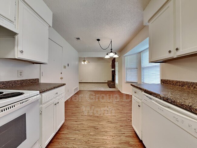 Building Photo - 816 Castleview Dr