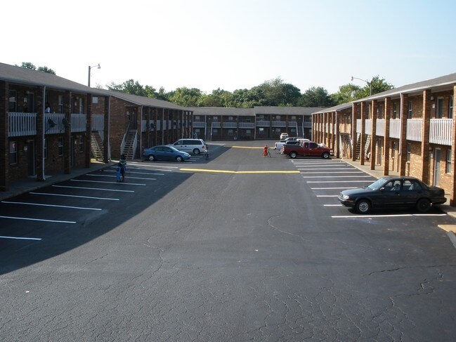 Building Photo - Pepperidge Apartments