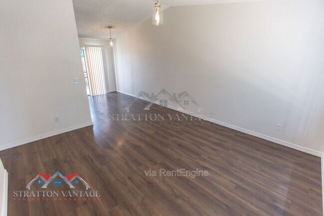 Building Photo - 3120 N 67th Ln