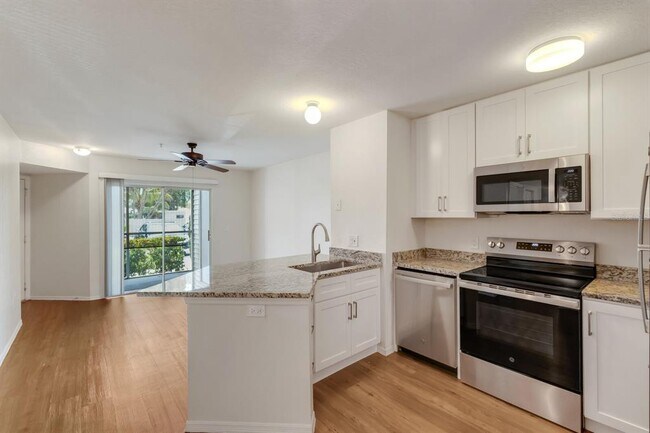 Building Photo - 850 S Tamiami Trl