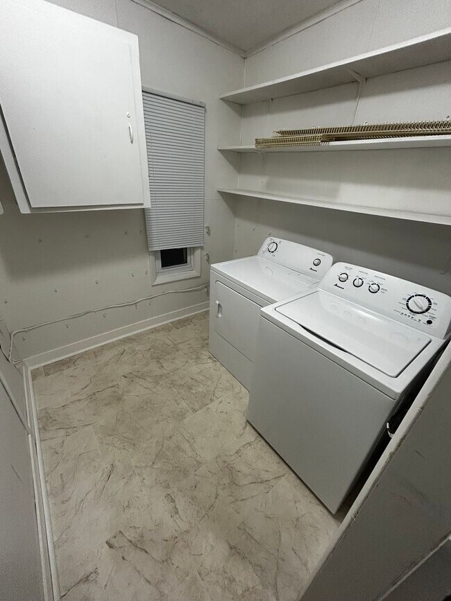 Building Photo - nre1001