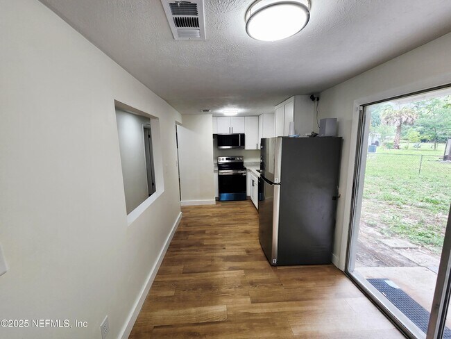 Building Photo - 10235 Monaco Dr