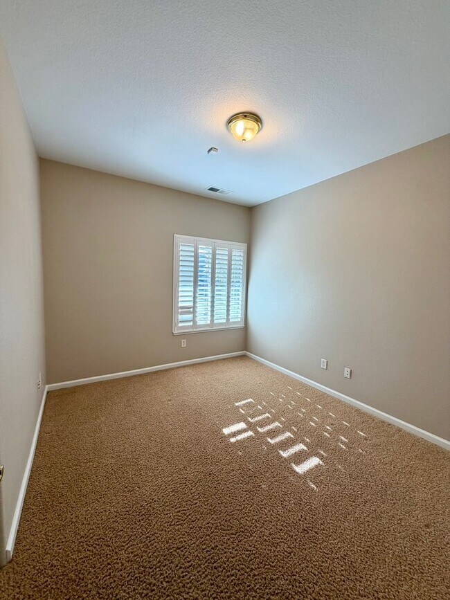 Building Photo - 10647 Vista Bonita Ln