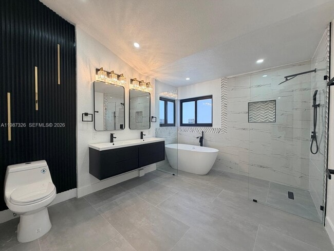 Building Photo - 1600 SW 157th Ave