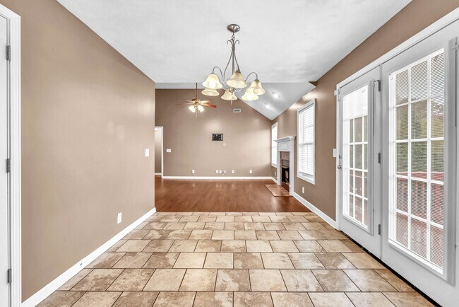 Building Photo - 2856 Sharpie Dr