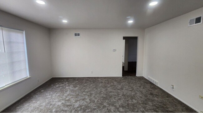 Building Photo - 25341 Shiawassee Cir