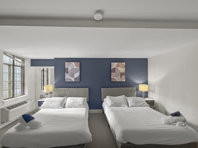 Building Photo - 111-23 N 15th St