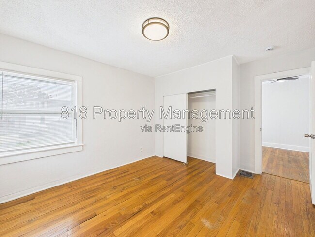 Building Photo - 6921 Prospect Ave