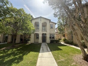 Building Photo - 3142 N Ventura Rd