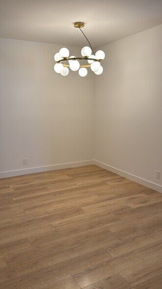 Dining - 10021 Tabor St