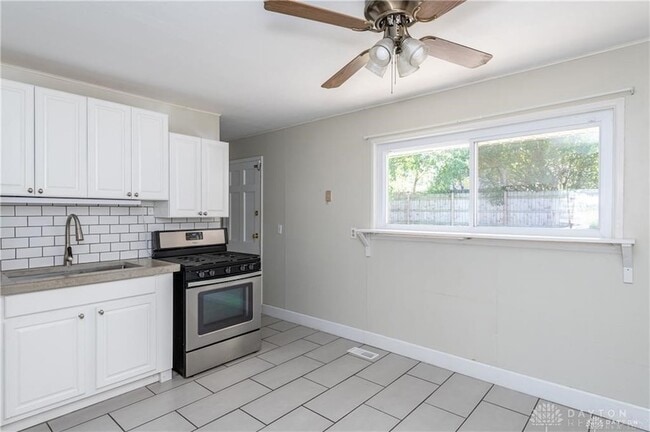 Building Photo - 1227 Frayne Dr