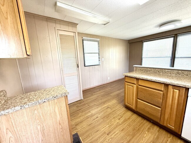 Building Photo - 90 White Tail Ln