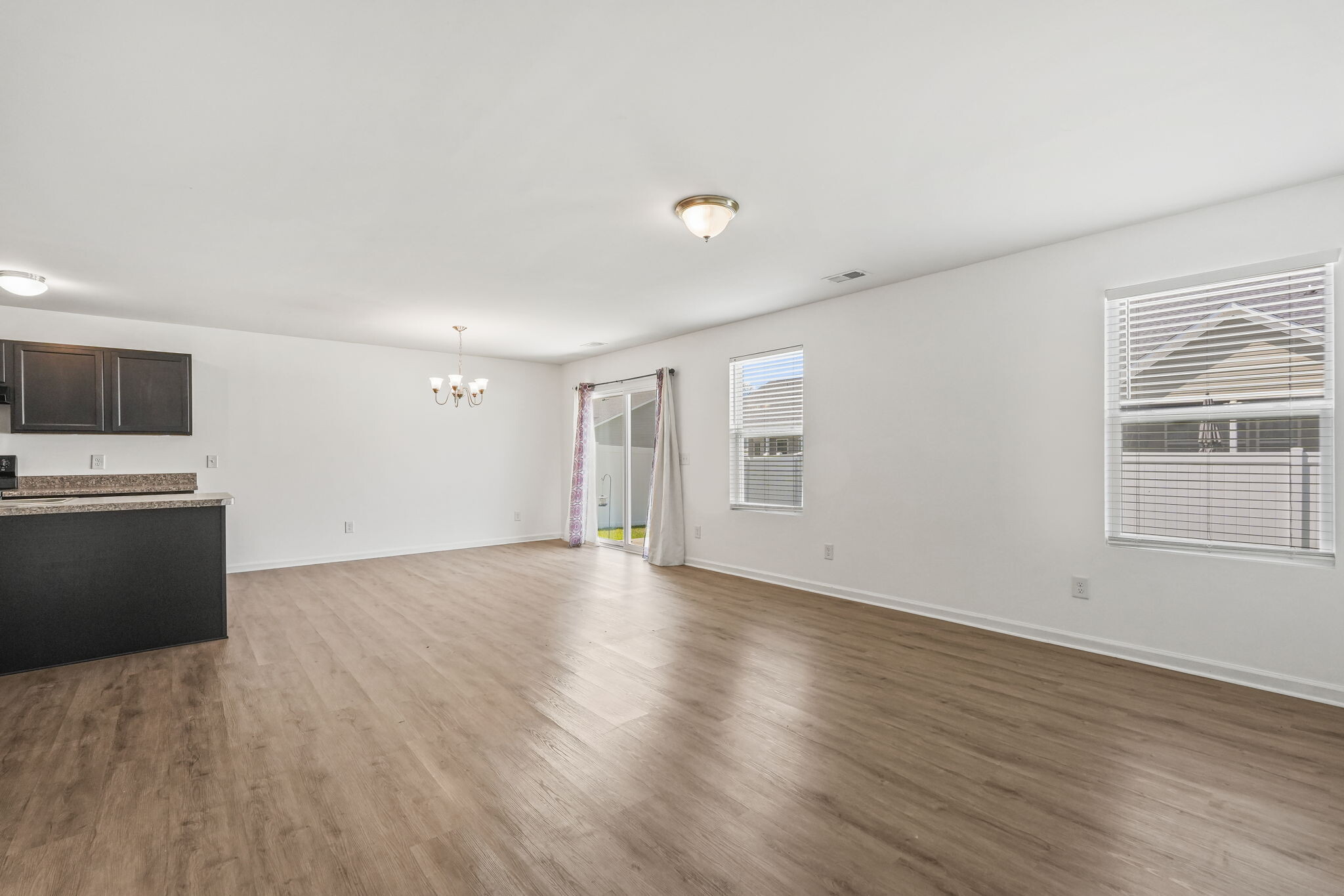 Building Photo - 1789 Sapphire Dr