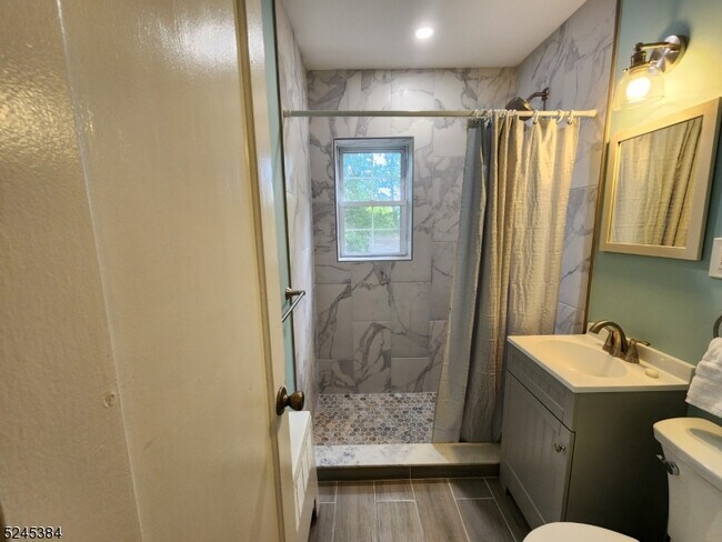 Building Photo - 88 Forest Hill Pkwy