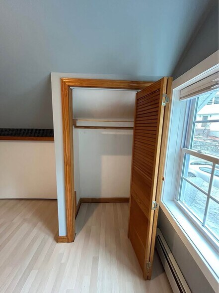 Building Photo - 18 Park Ave