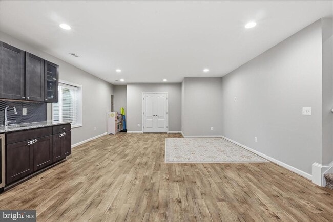 Building Photo - 42522 Stratford Landing Dr
