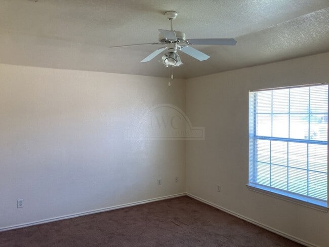 Building Photo - 3302 Toledo Dr