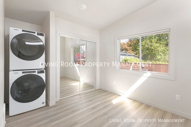 Building Photo - 8939 N Fortune Ave