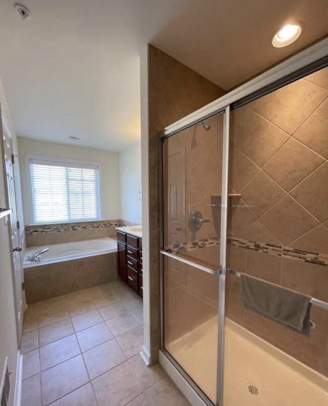 Building Photo - 3BD/3BA:  COMING SOON:   Fabulous Owings Mills Townhome