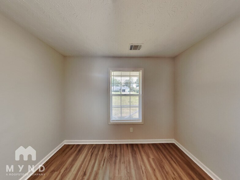 Building Photo - 5995 Homestead Cir