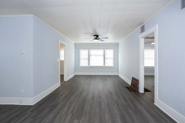 Building Photo - 331 San Emidio St