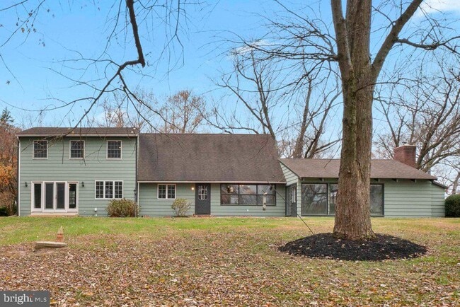 Building Photo - 3839 Blenheim Rd