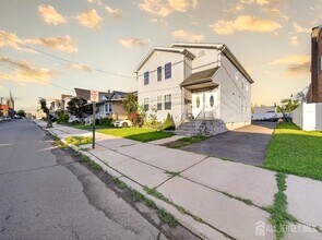 Building Photo - 138 Pershing Ave