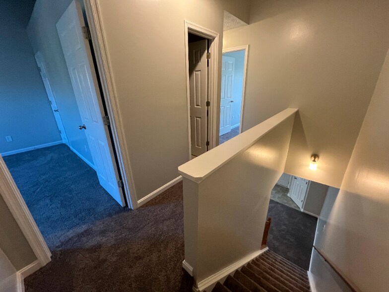 Building Photo - 225 Sherando Cir